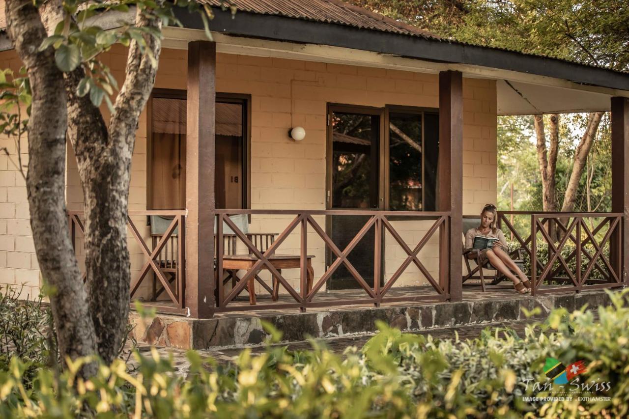 Tan-Swiss Lodge Mikumi Luaran gambar