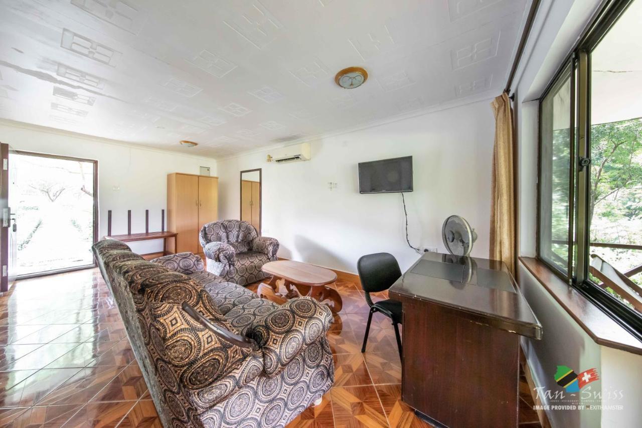 Tan-Swiss Lodge Mikumi Luaran gambar