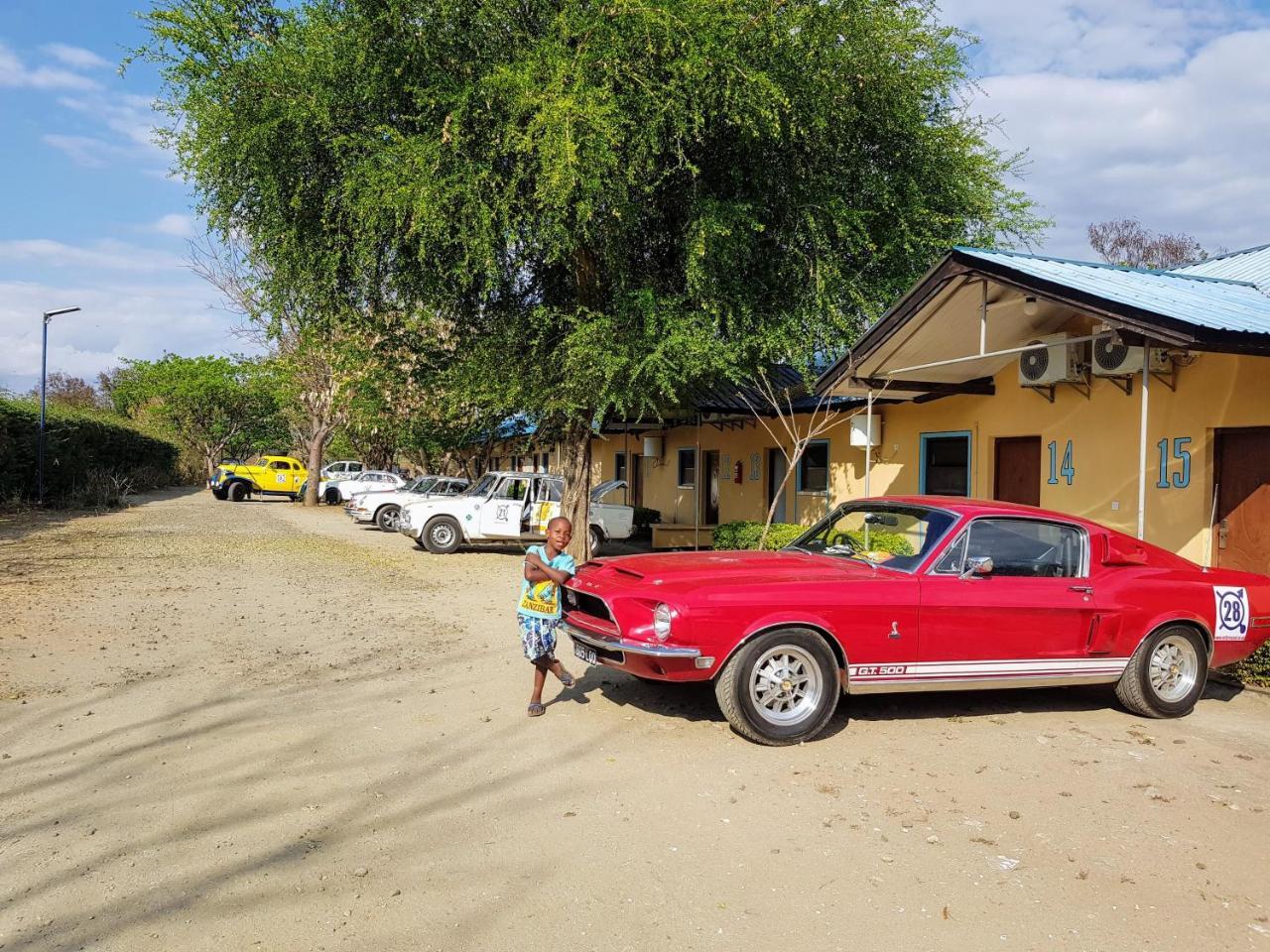 Tan-Swiss Lodge Mikumi Luaran gambar